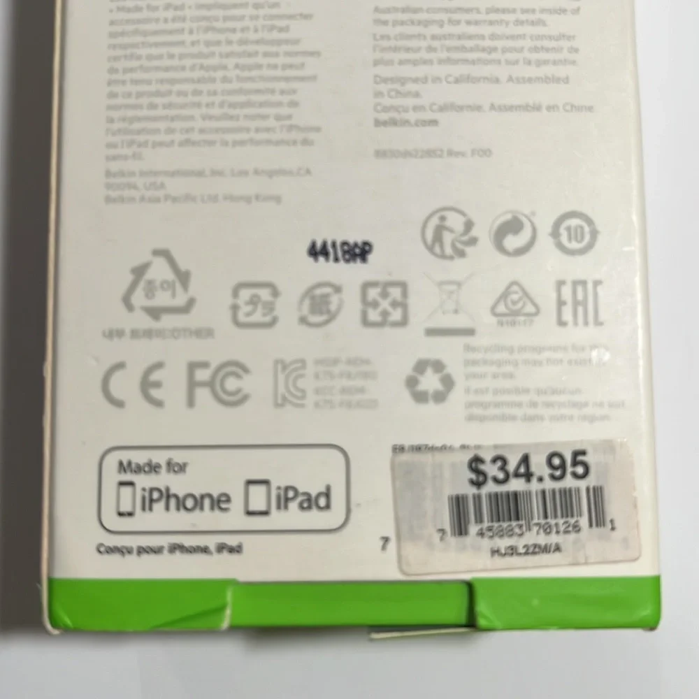 NIB BELKIN Car Charger+USB Port for iphone/pads